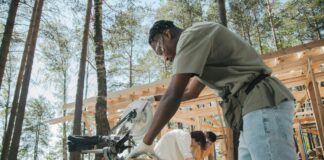Wet Saw Work Station vs. Traditional Tile Saw: Which Is More Efficient