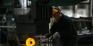 How Manufacturers Maintain Quality Without Compromise in a Crowded Market